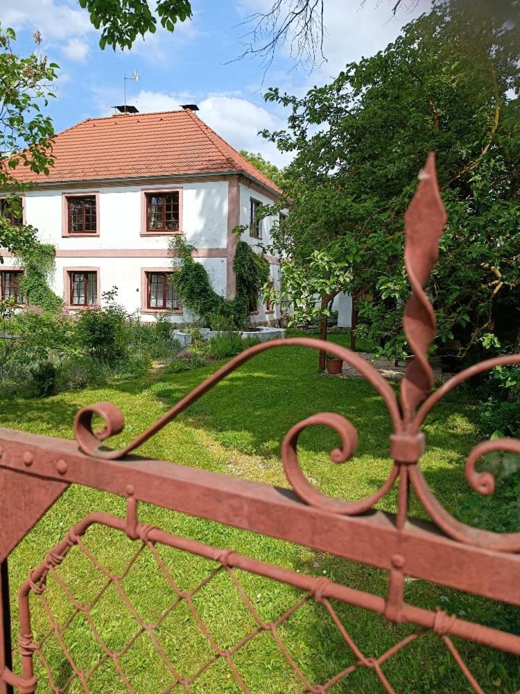 Ubytovani Pod Jilmem Zar Zewnętrze zdjęcie